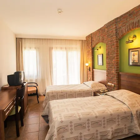 Hotel Naturmed Thermal Springs And Health Center *